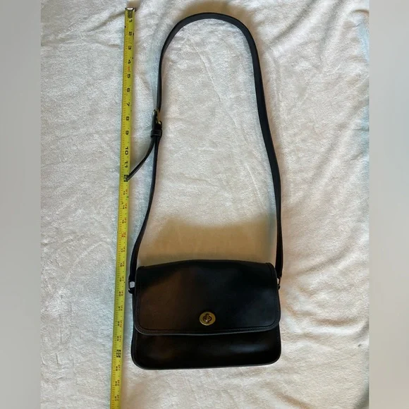 Genuine Vintage COACH Leather Purse - Picture 10 of 15